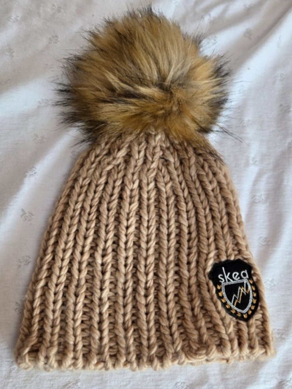 Skea Women's Tan Knit Beanie with Faux Fur Interchangeable Pom Pom